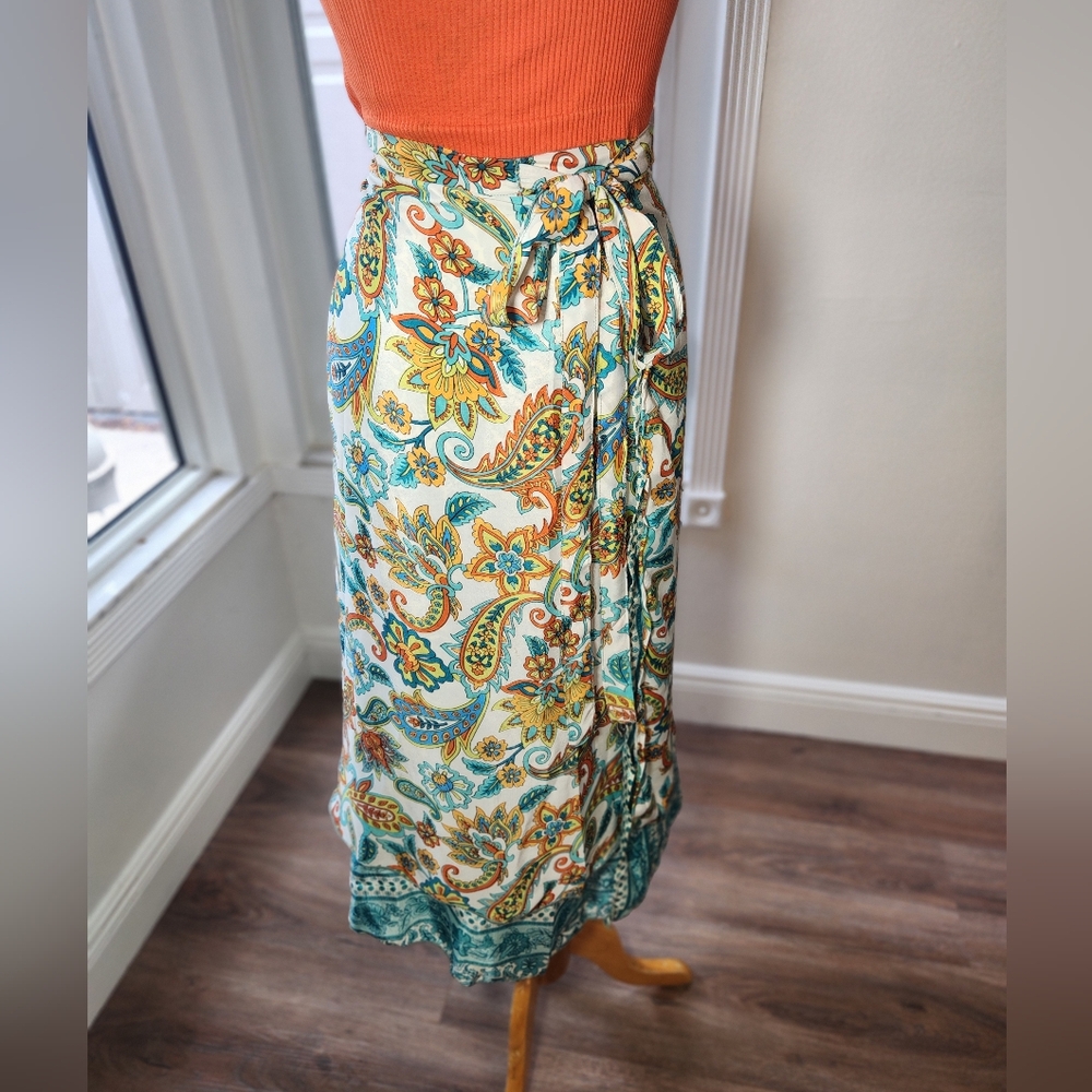 Double side wrap around skirt BWT
